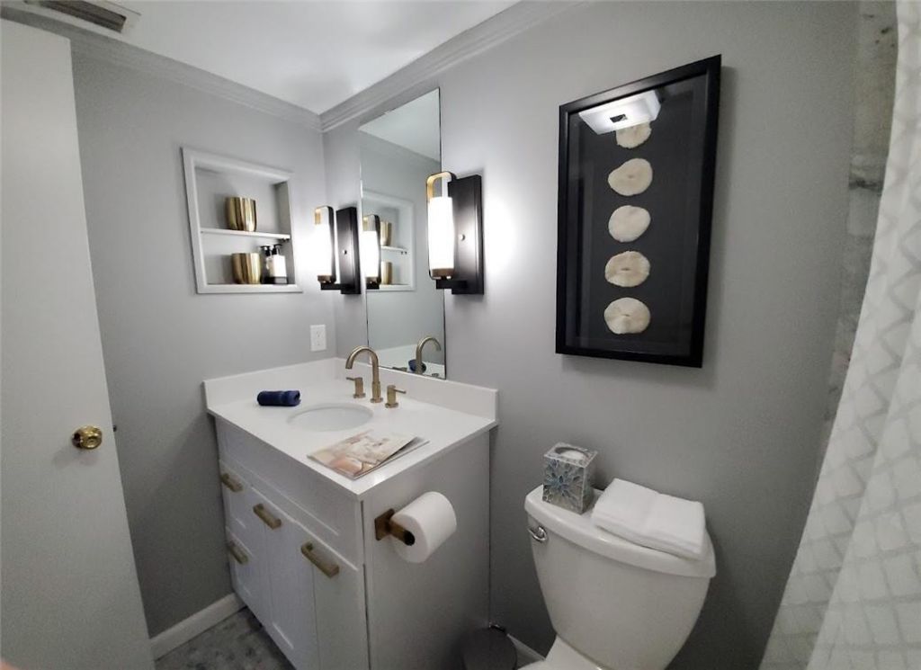 8930 S Hollybrook Boulevard, Unit 204, Pembroke Pines, FL 33025 Photo