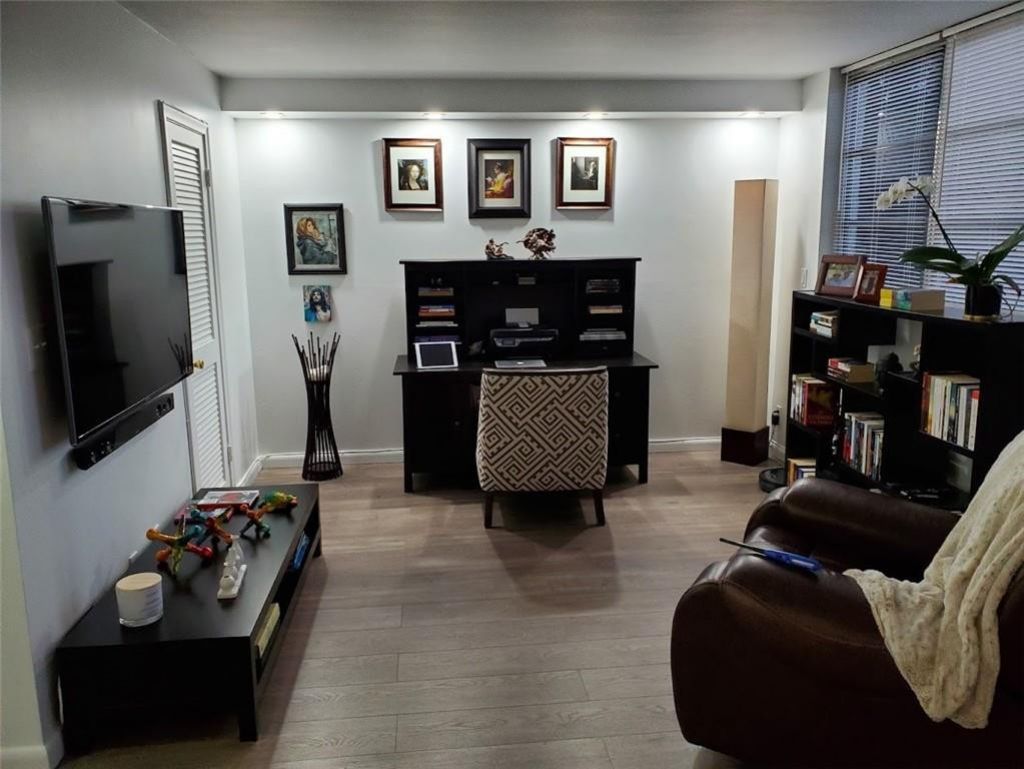 8930 S Hollybrook Boulevard, Unit 204, Pembroke Pines, FL 33025 Photo