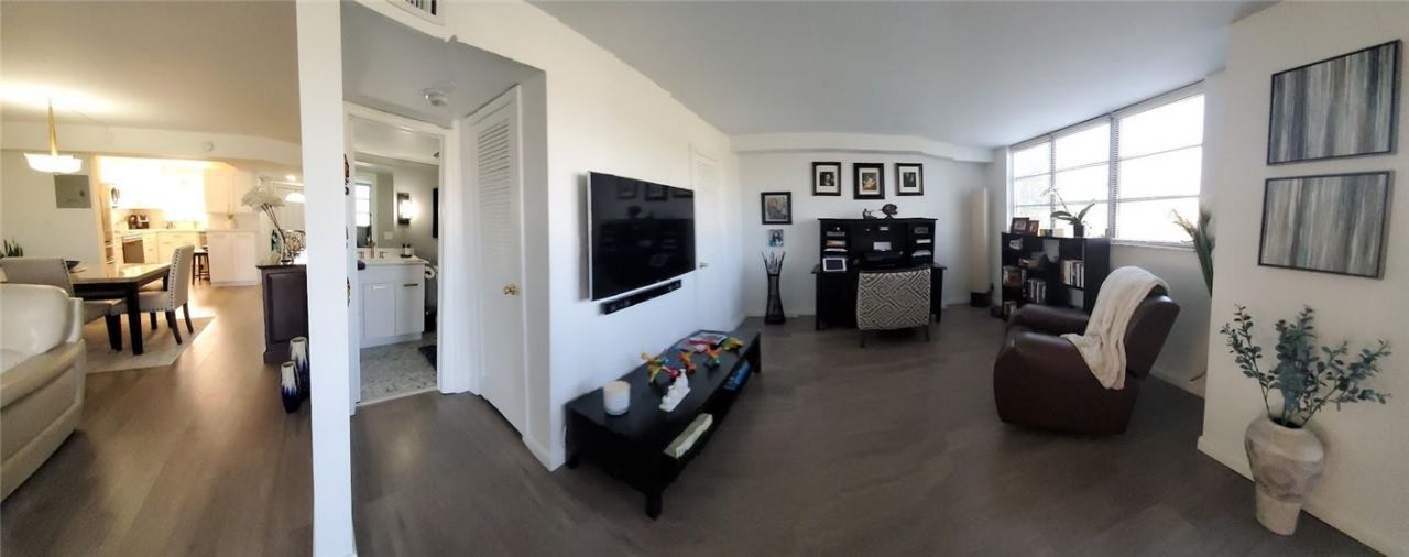 8930 S Hollybrook Boulevard, Unit 204, Pembroke Pines, FL 33025 Photo