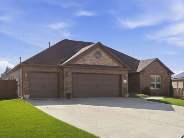 4303 SW Beech Lane, Bentonville, AR 72713