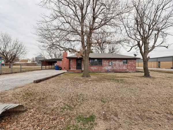 204 N Cherry Avenue, Union City, OK 73090