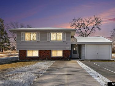 6605 S 86 Street, Omaha, NE 68127