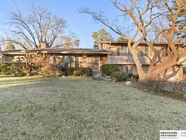 7054 Starlite Drive, Omaha, NE 68152