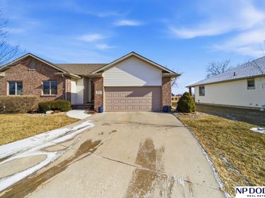 810 Heatherwood Drive, Fremont, NE 68025