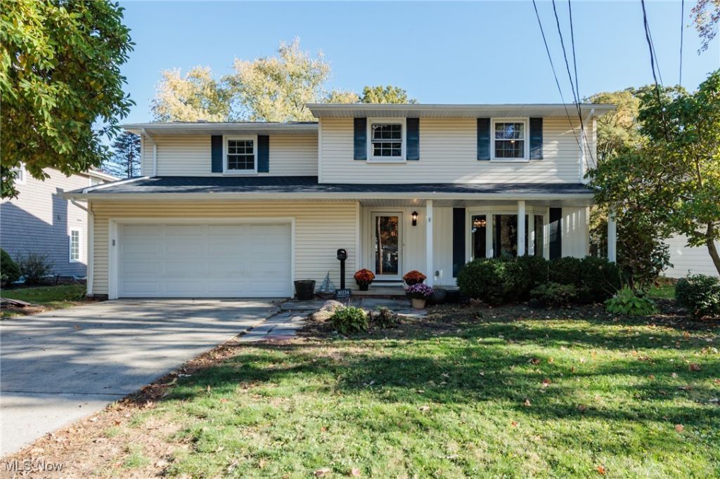 30334 Manhasset Drive, Bay Village, OH 44140 Main Photo