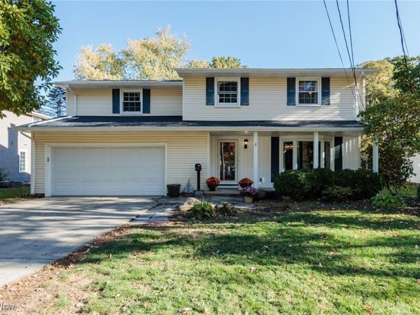 30334 Manhasset Drive, Bay Village, OH 44140