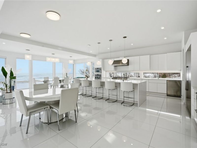 12345 Lake Shore Boulevard, Bratenahl, OH 44108 Photo 12