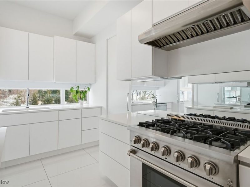 12345 Lake Shore Boulevard, Bratenahl, OH 44108 Photo 18