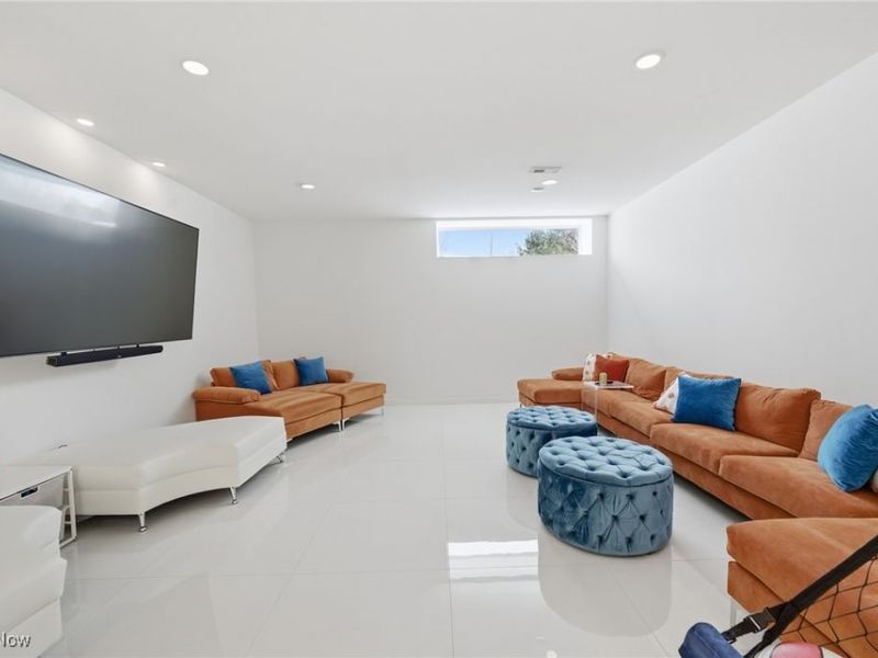 12345 Lake Shore Boulevard, Bratenahl, OH 44108 Photo 43