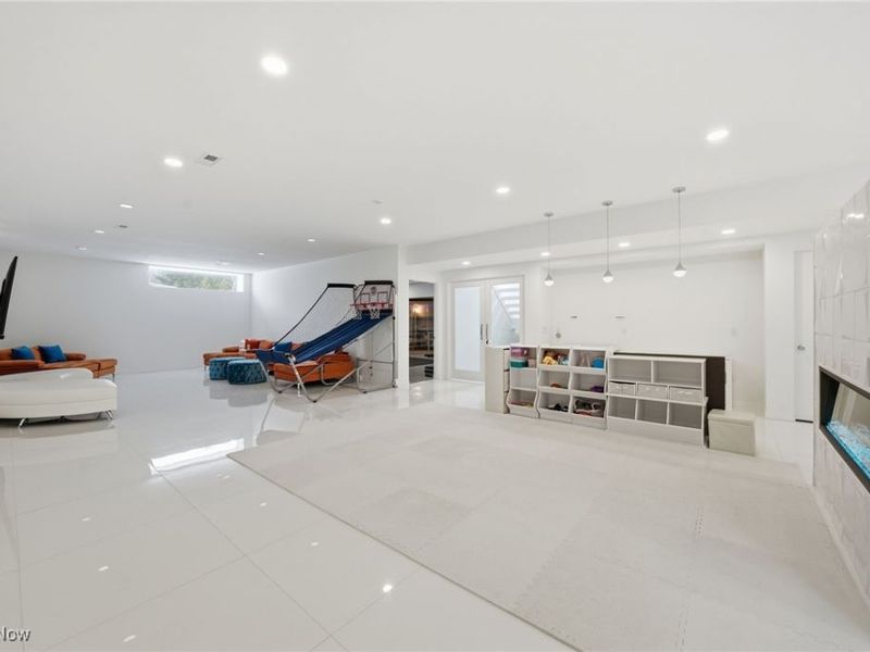 12345 Lake Shore Boulevard, Bratenahl, OH 44108 Photo 44