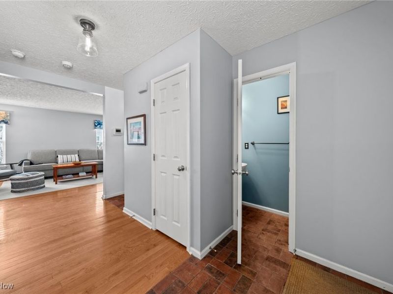 788 Cambridge Court, Kent, OH 44240 Photo 5