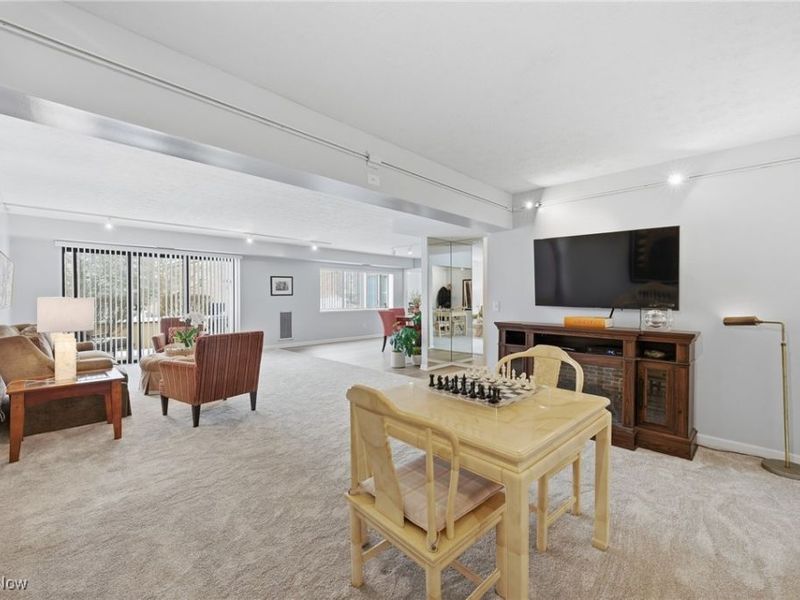 186 Court Drive, Unit 103, Fairlawn, OH 44333 Photo 10