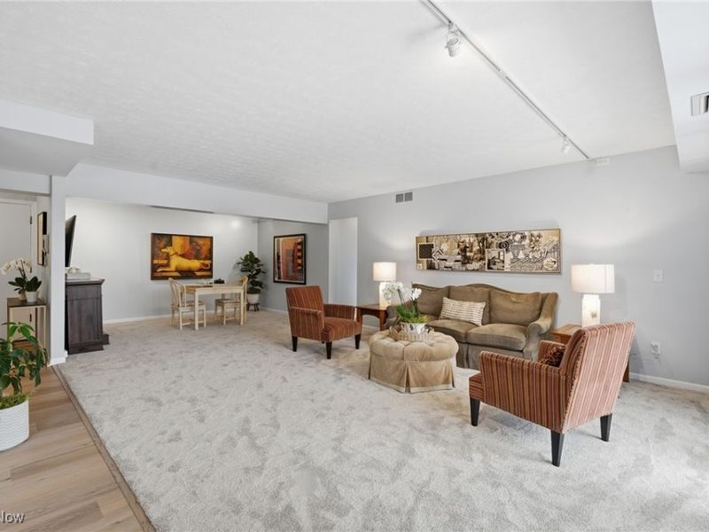 186 Court Drive, Unit 103, Fairlawn, OH 44333 Photo 12