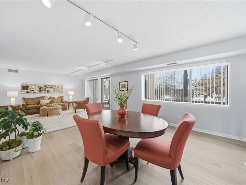 186 Court Drive, Unit 103, Fairlawn, OH 44333 Photo 17