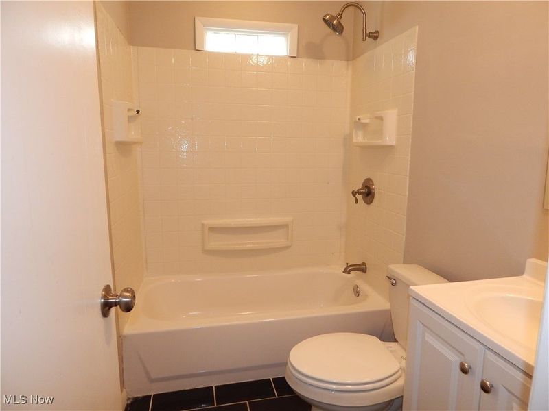 13008 Oakview Boulevard, Garfield Heights, OH 44125 Photo 11