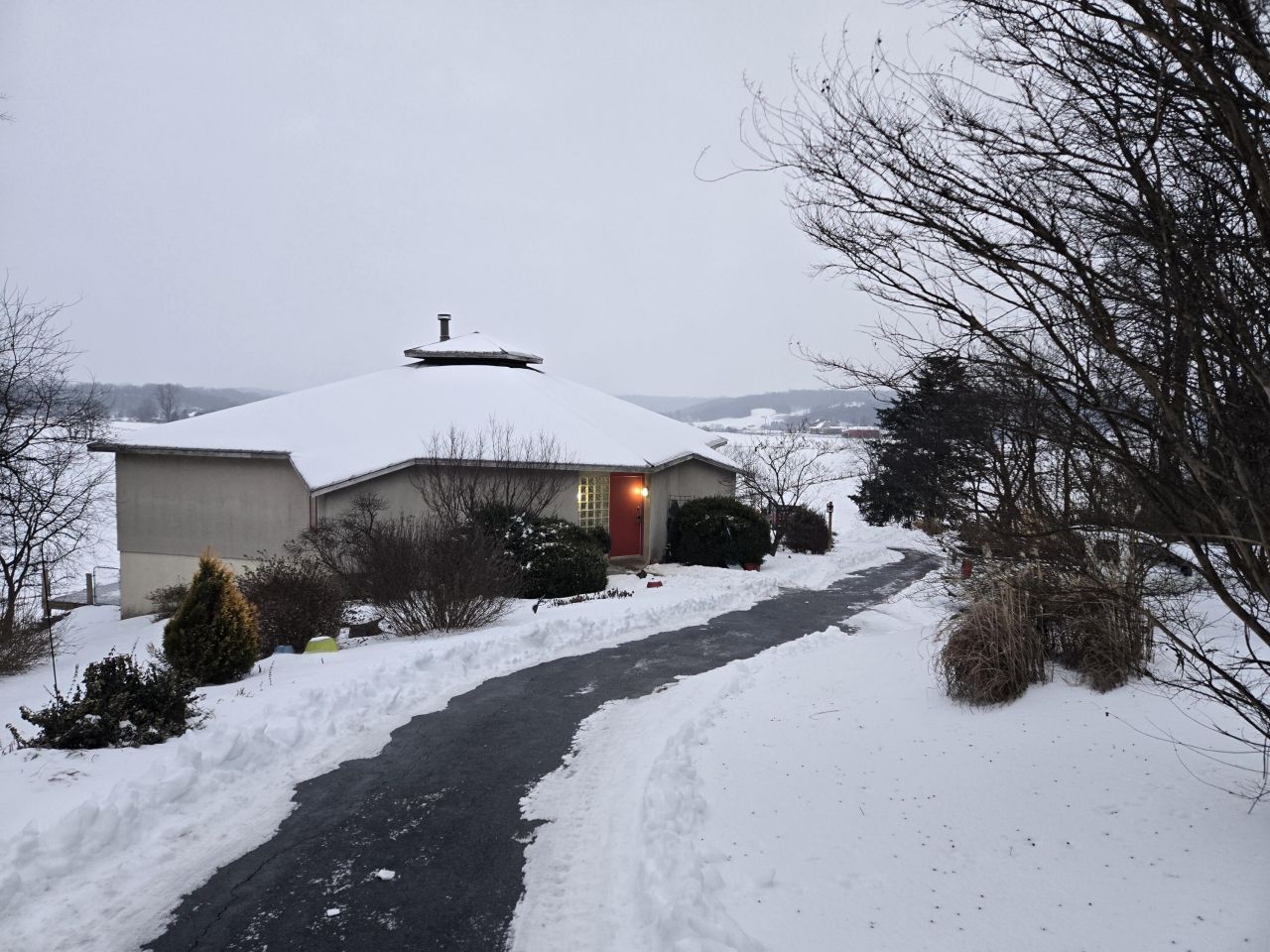 1028 Pin Oak Drive, Frankfort, KY 40601 Main Photo