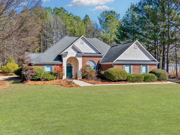 305 Surrey Park Drive, Fayetteville, GA 30215