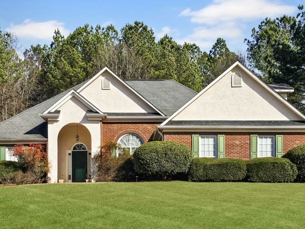 305 Surrey Park Drive, Fayetteville, GA 30215