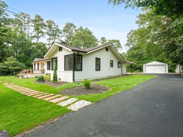 1099 Pine Valley Road, Griffin, GA 30224