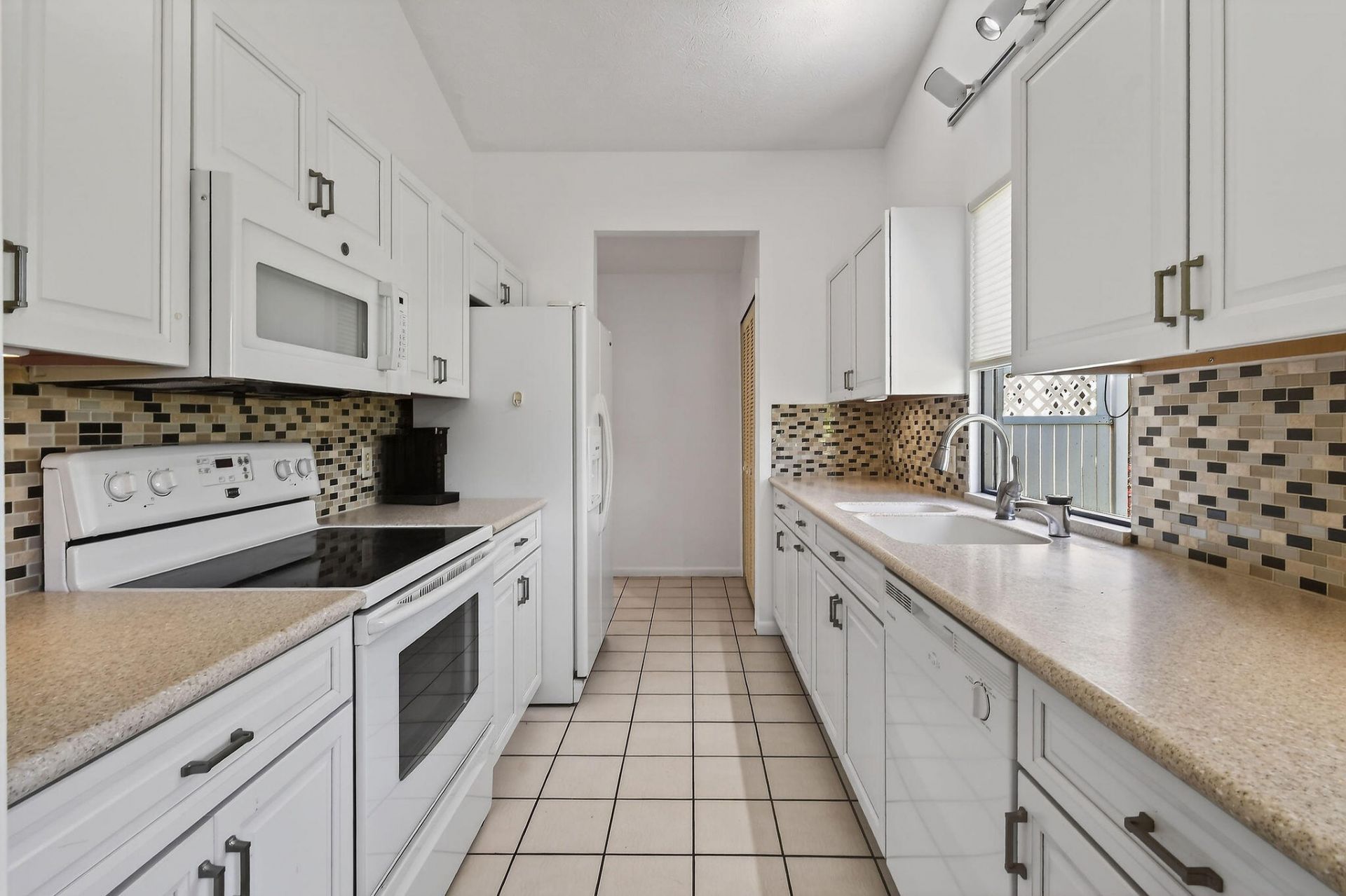 13196 SE Point O Woods Court, Hobe Sound, FL 33455 Photo