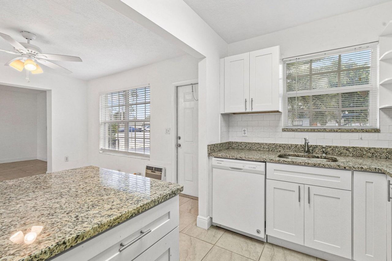 101 Akron Street, Unit 101, Lake Worth Beach, FL 33461 Photo