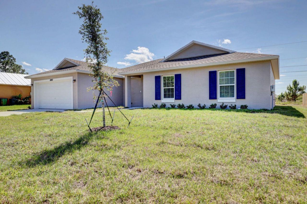 1573 SW Tiskilwa Avenue, Port Saint Lucie, FL 34953 Photo