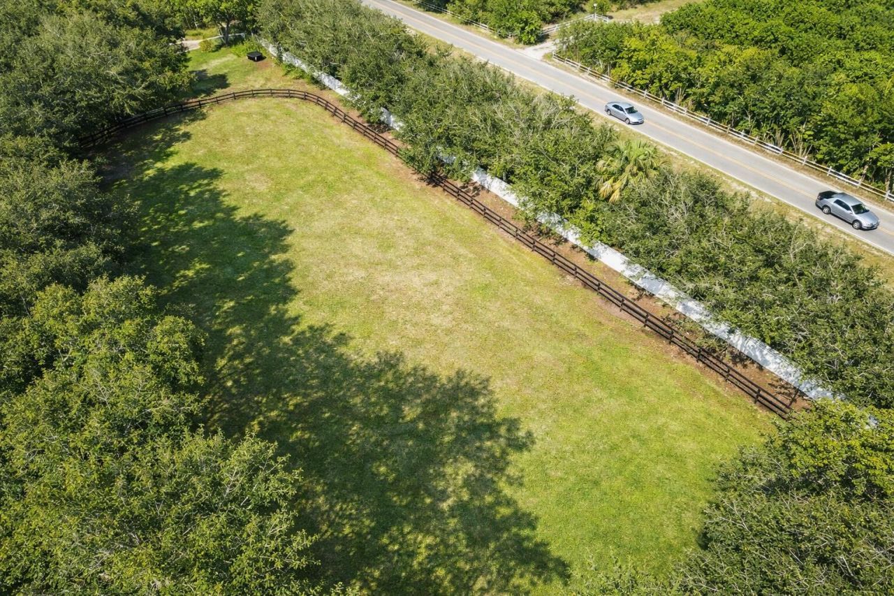 2141 B Road, Loxahatchee Groves, FL 33470 Photo