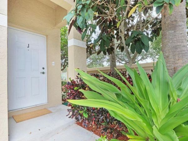 101 Lighthouse Circle, Unit J, Tequesta, FL 33469