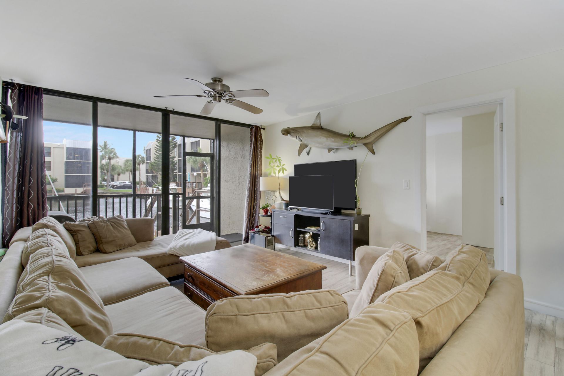 9 Royal Palm Way, Unit 105, Boca Raton, FL 33432 Photo