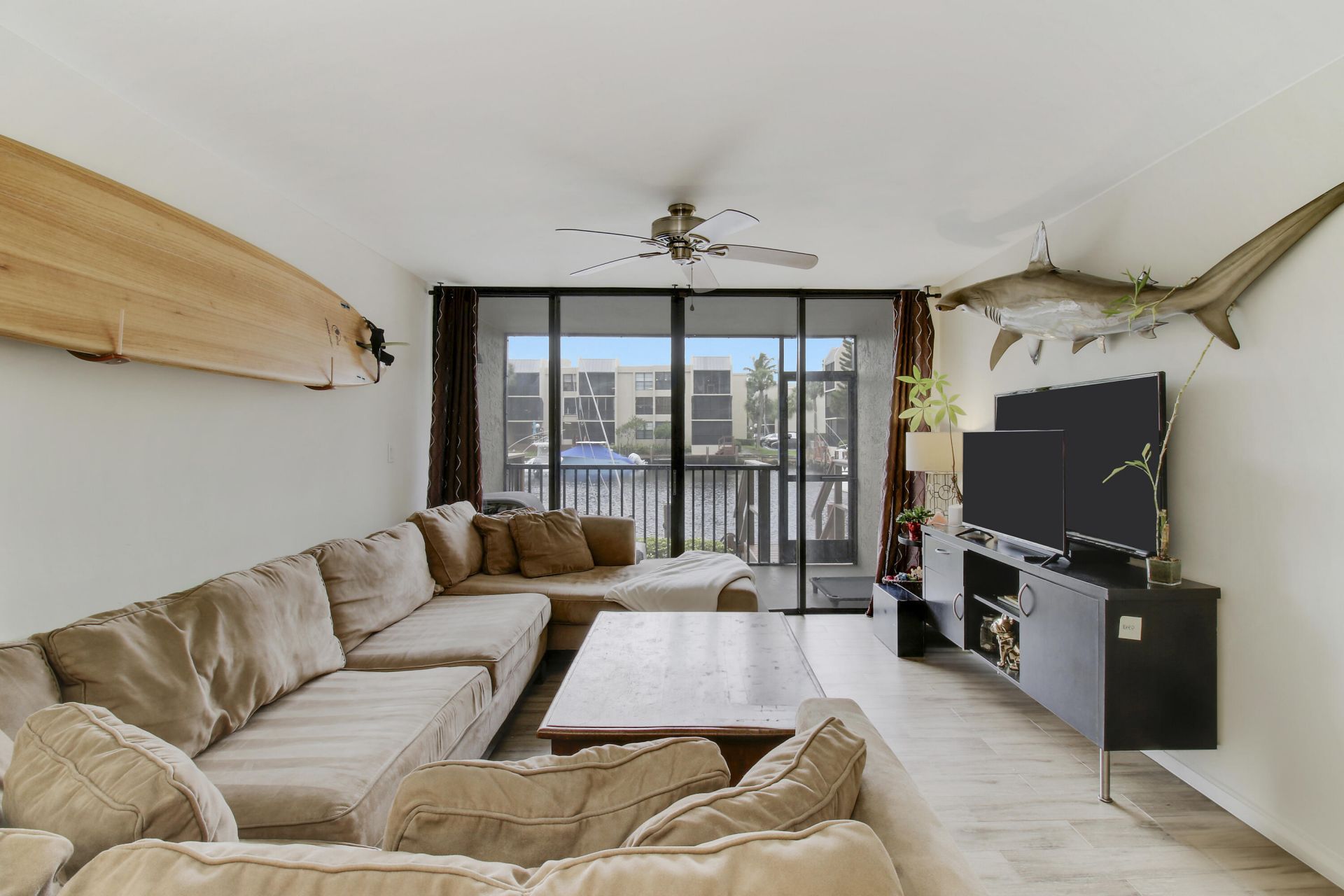 9 Royal Palm Way, Unit 105, Boca Raton, FL 33432 Photo