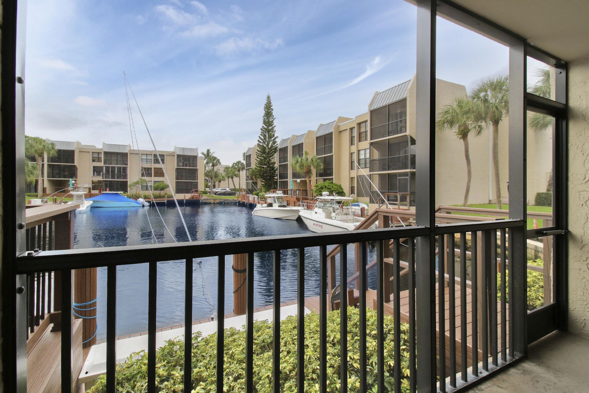 9 Royal Palm Way, Unit 105, Boca Raton, FL 33432 Photo