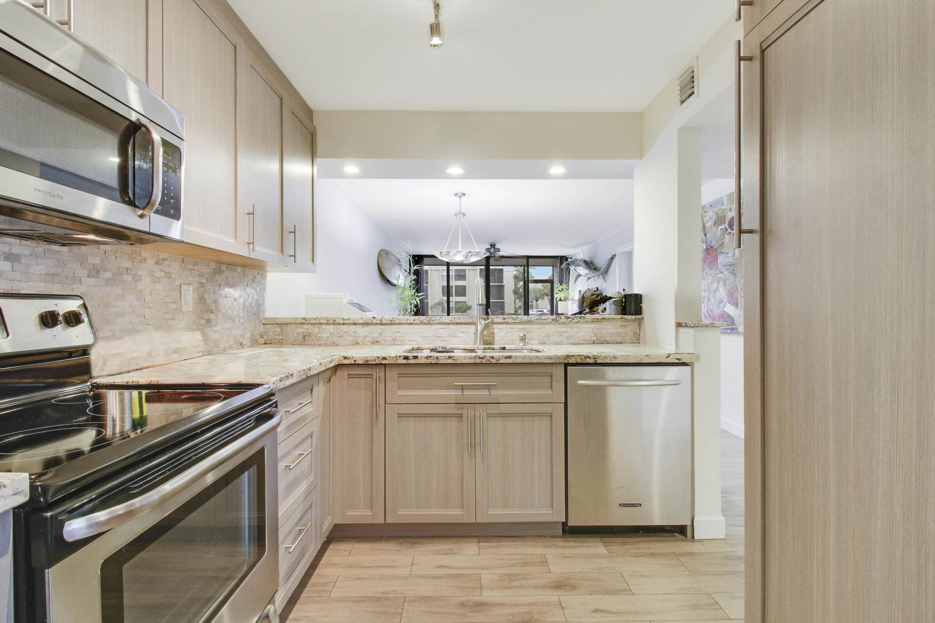 9 Royal Palm Way, Unit 105, Boca Raton, FL 33432 Photo