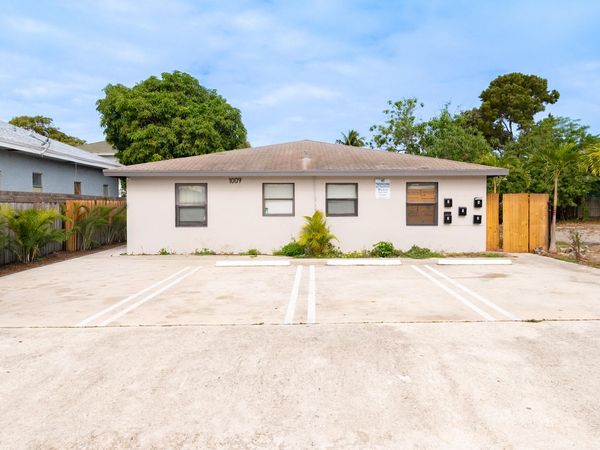 1009 9th Street, Unit 3, West Palm Beach, FL 33401