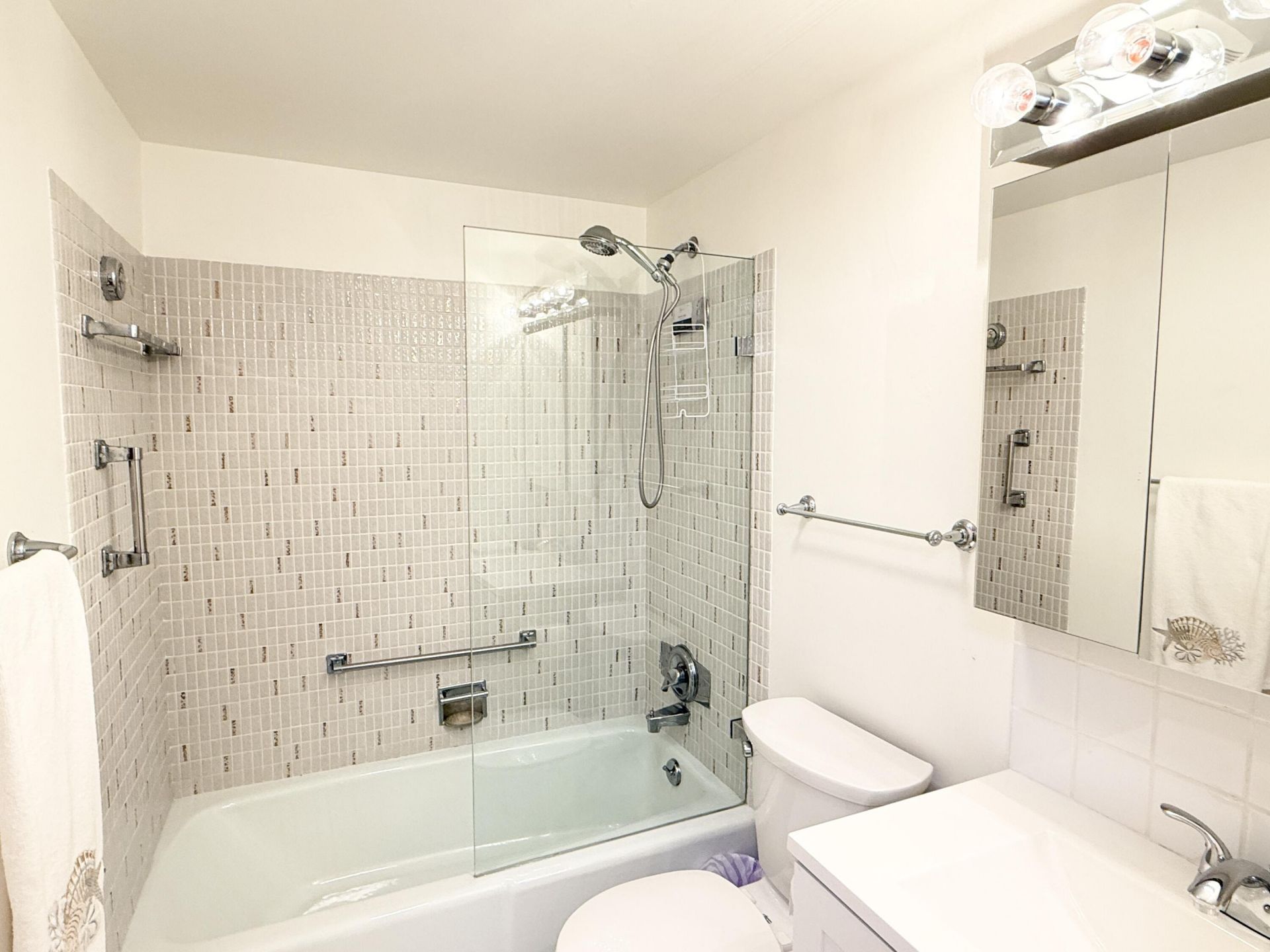 2880 Lake Osborne Drive, Unit 205, Lake Worth Beach, FL 33461 Photo