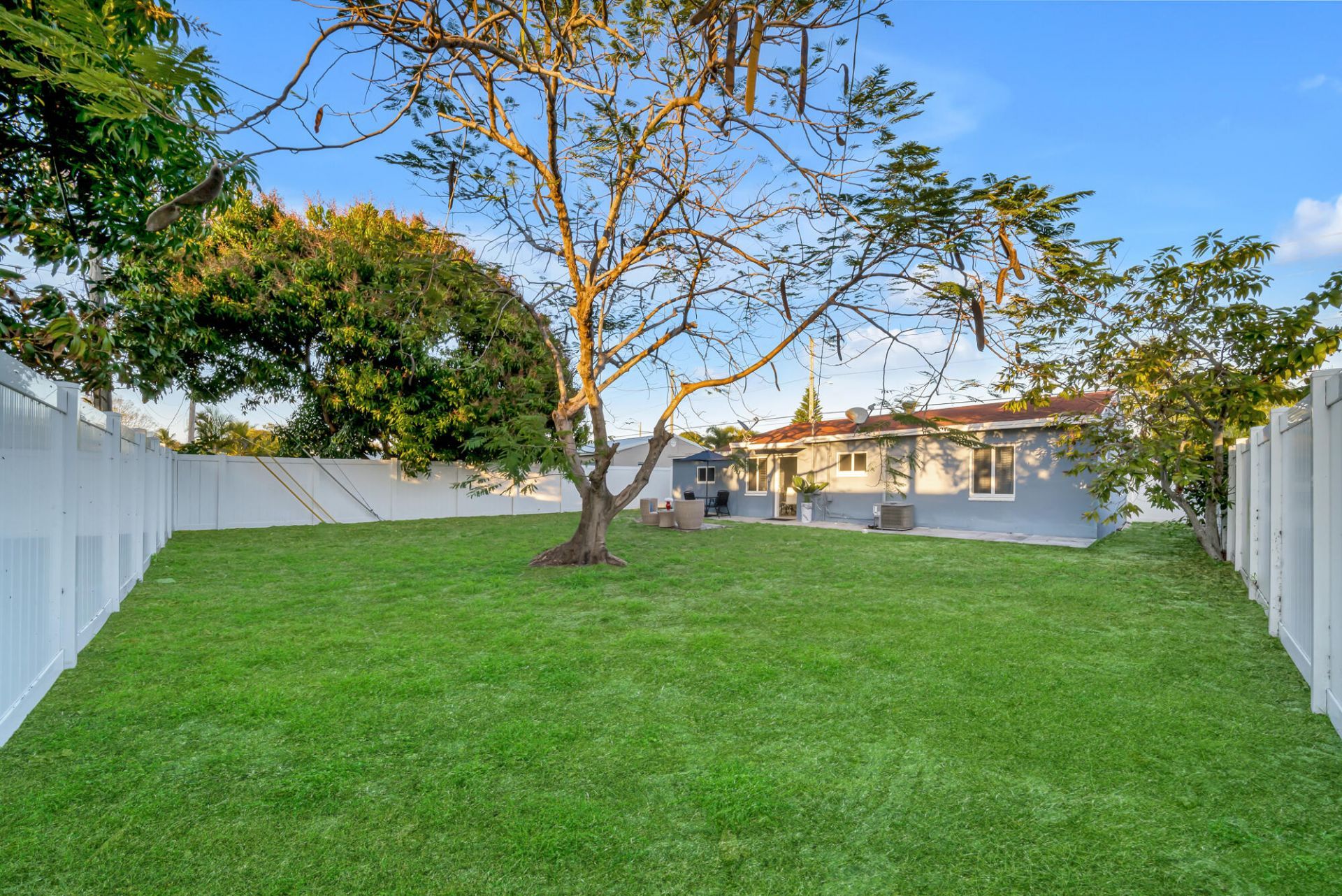 3331 Lake Avenue, West Palm Beach, FL 33405 Photo