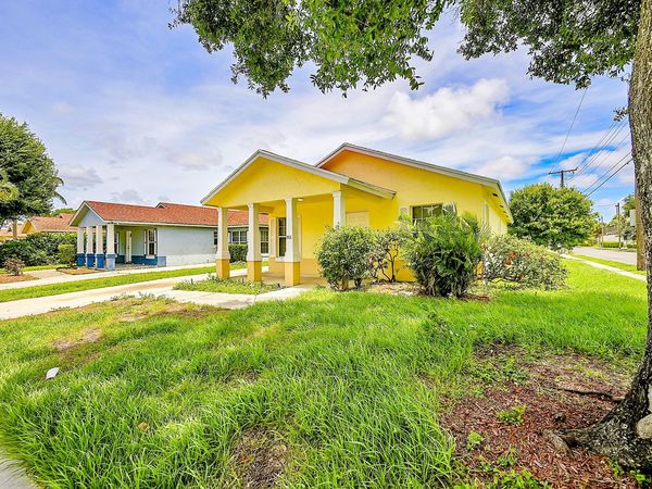 901 10th St., West Palm Beach, FL 33401