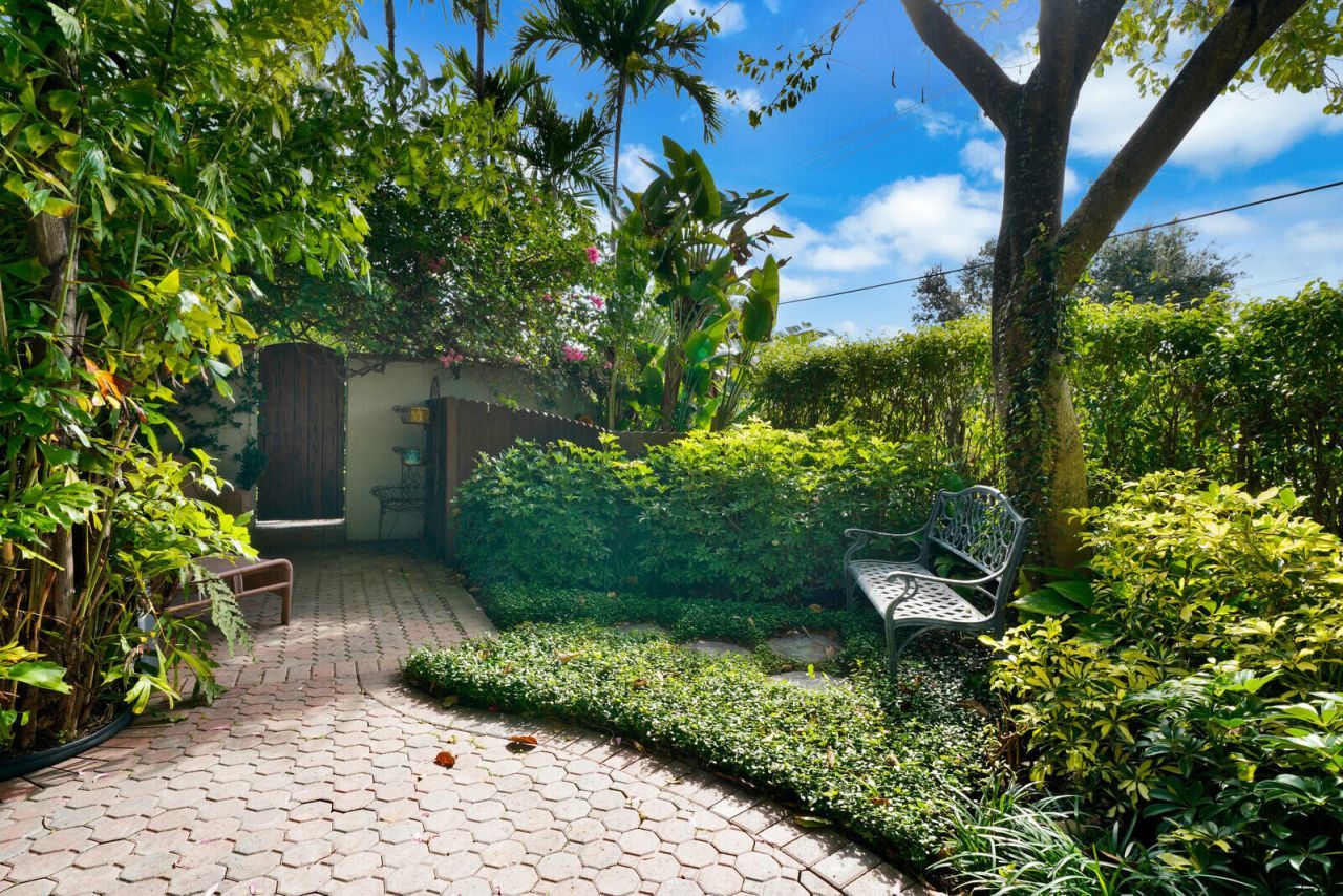 137 S Oak Street, Lantana, FL 33462 Photo