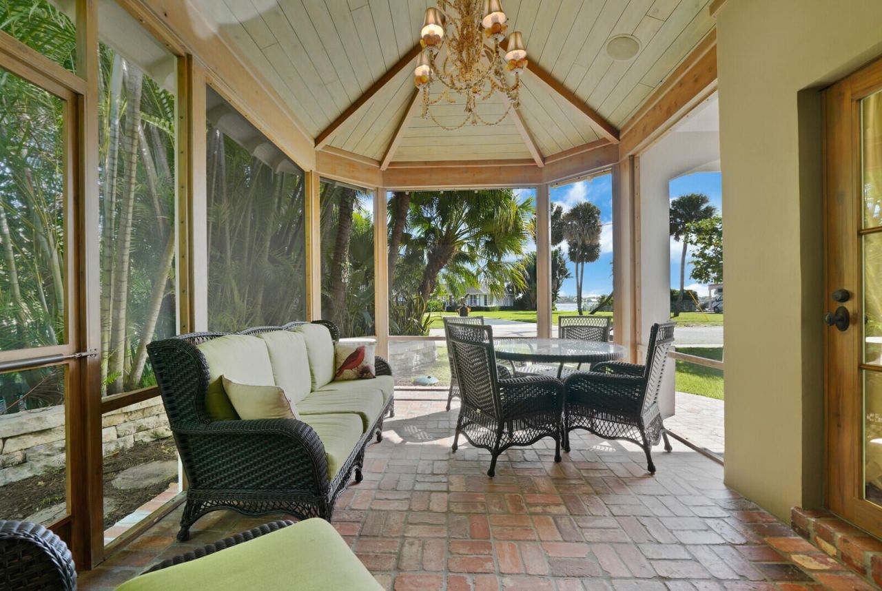 137 S Oak Street, Lantana, FL 33462 Photo
