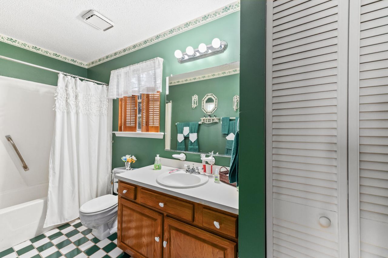 855 Springwood Circle Photo 12