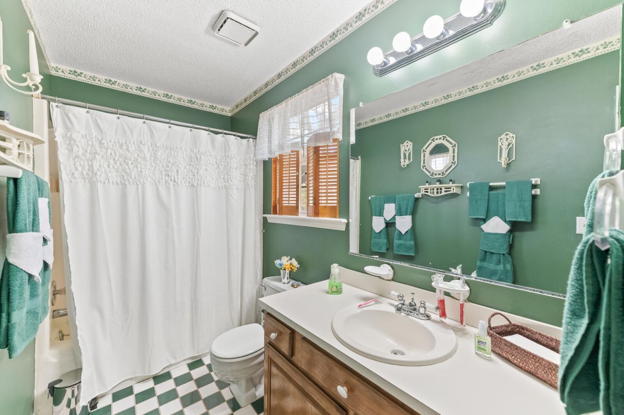 855 Springwood Circle Photo 13