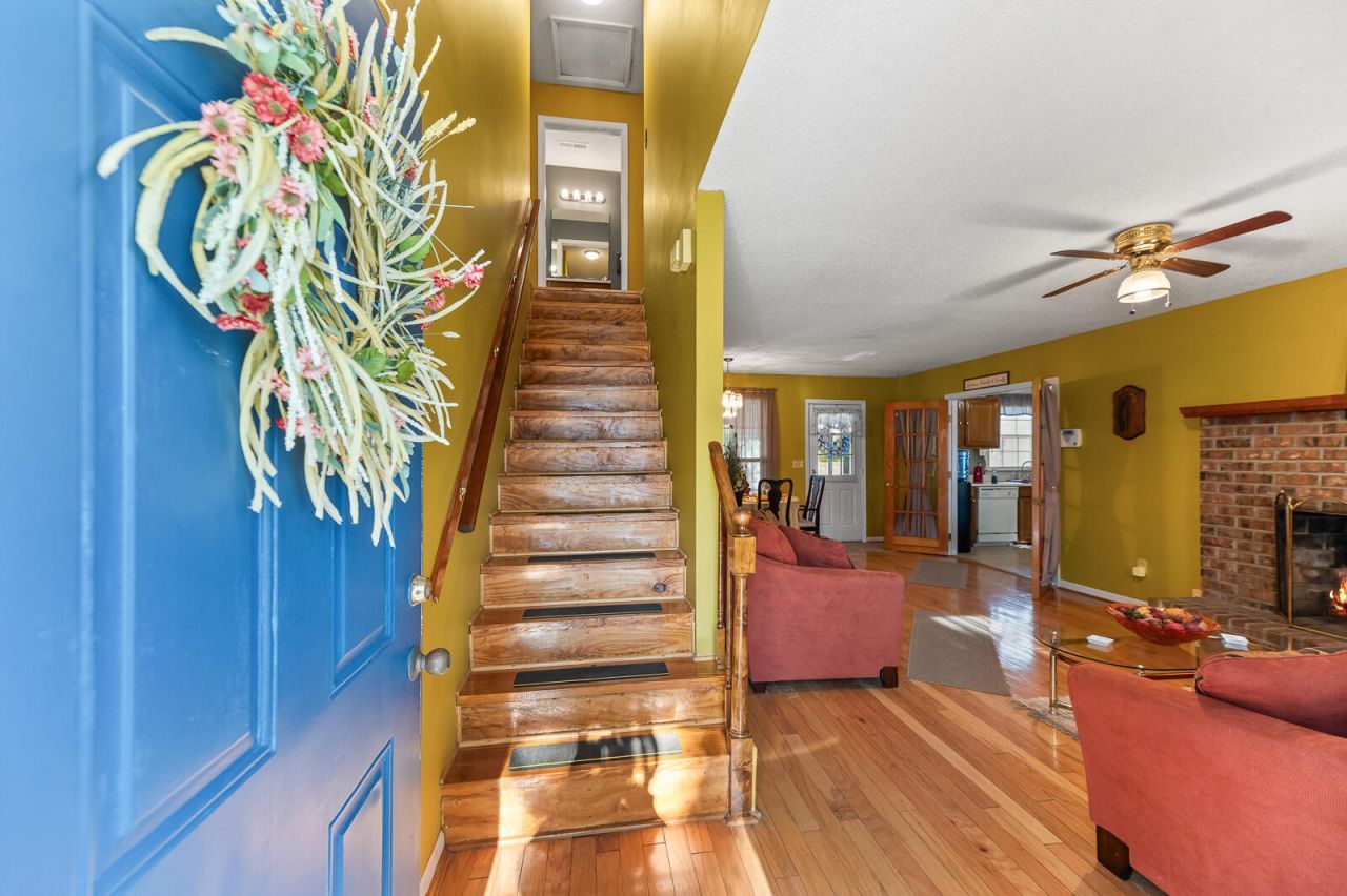 855 Springwood Circle Photo 2