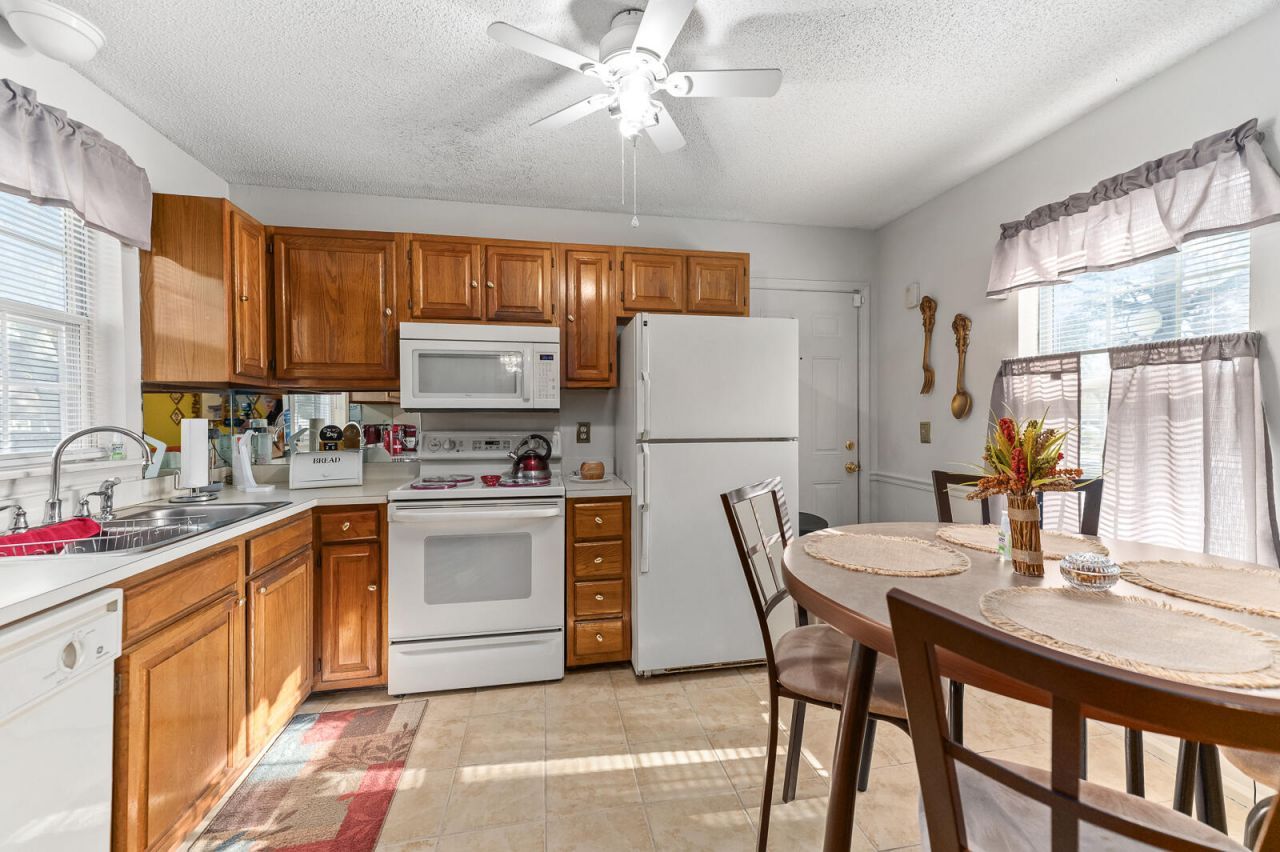 855 Springwood Circle Photo 9