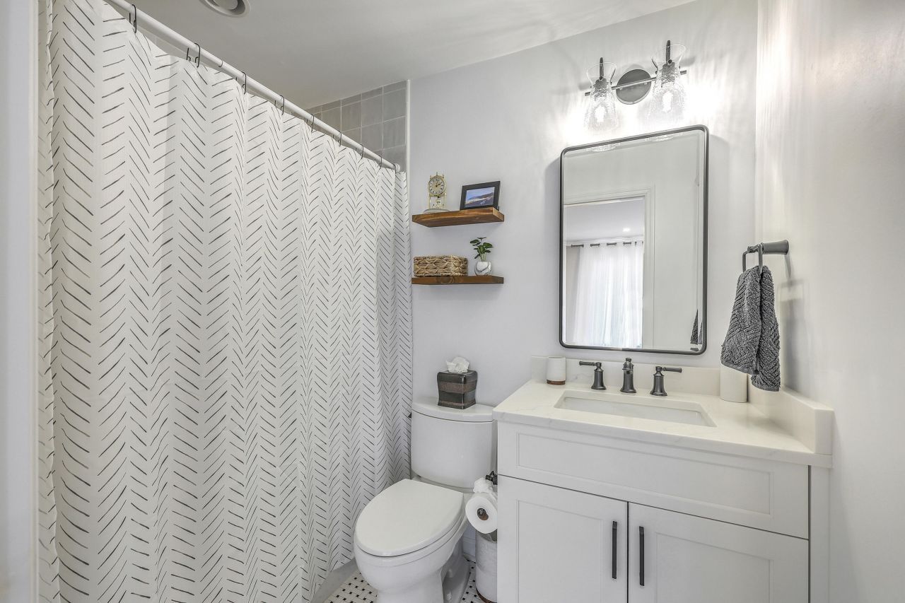 904 Battery Way Photo 23