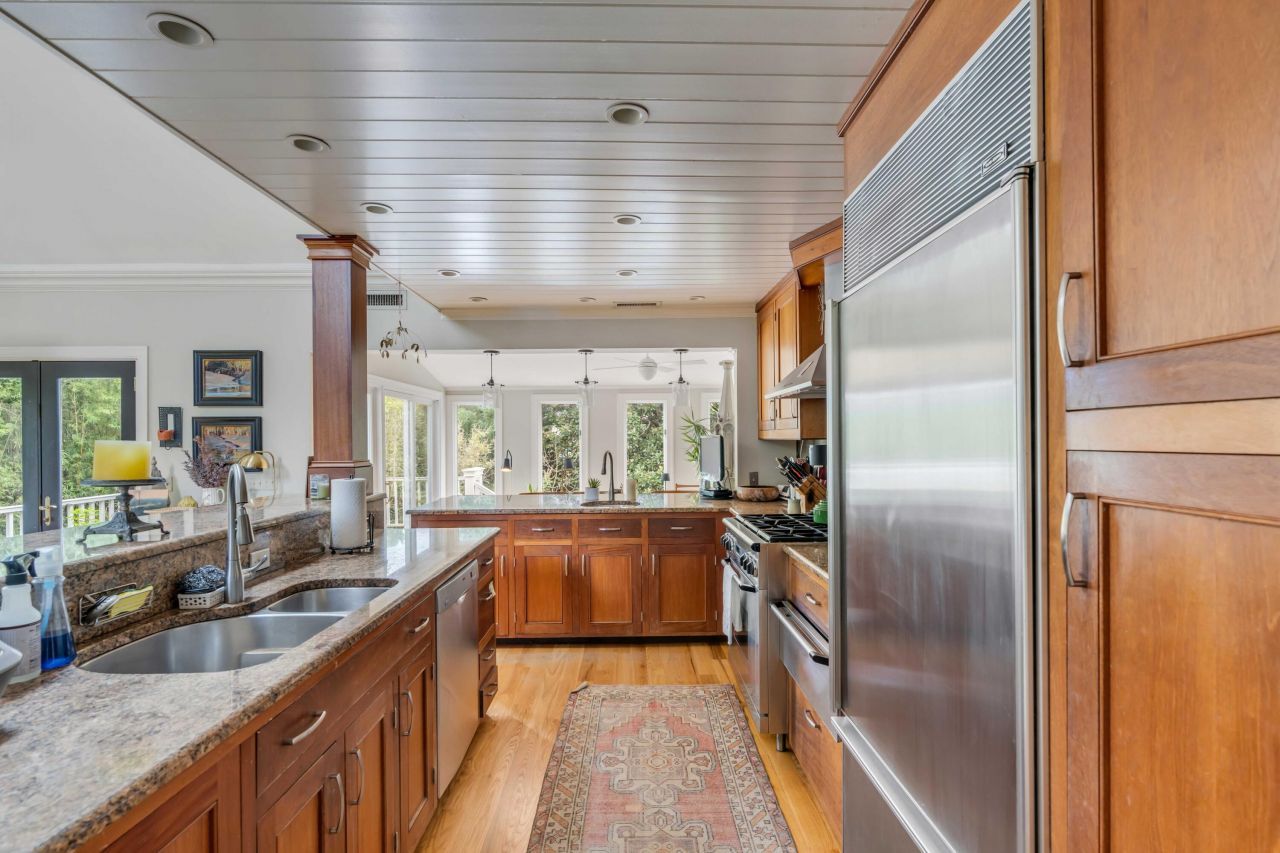 1655 Middle Street Photo 10