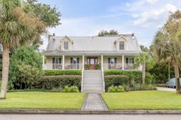 1655 Middle Street photo 4