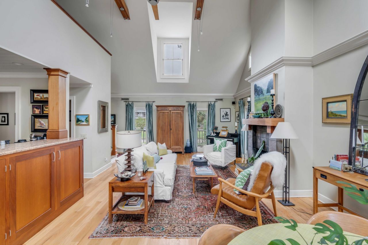 1655 Middle Street Photo 7