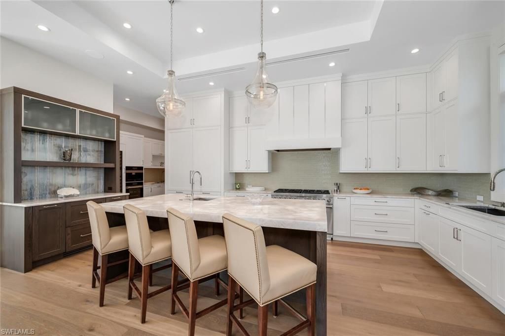 330 Broad Ave N, Naples, FL 34102 Photo