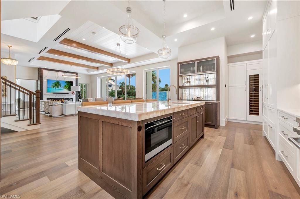 330 Broad Ave N, Naples, FL 34102 Photo