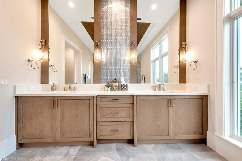 330 Broad Ave N, Naples, FL 34102 Photo