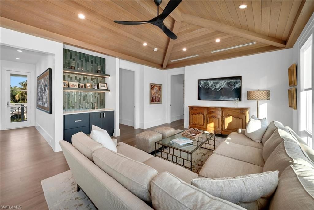 330 Broad Ave N, Naples, FL 34102 Photo